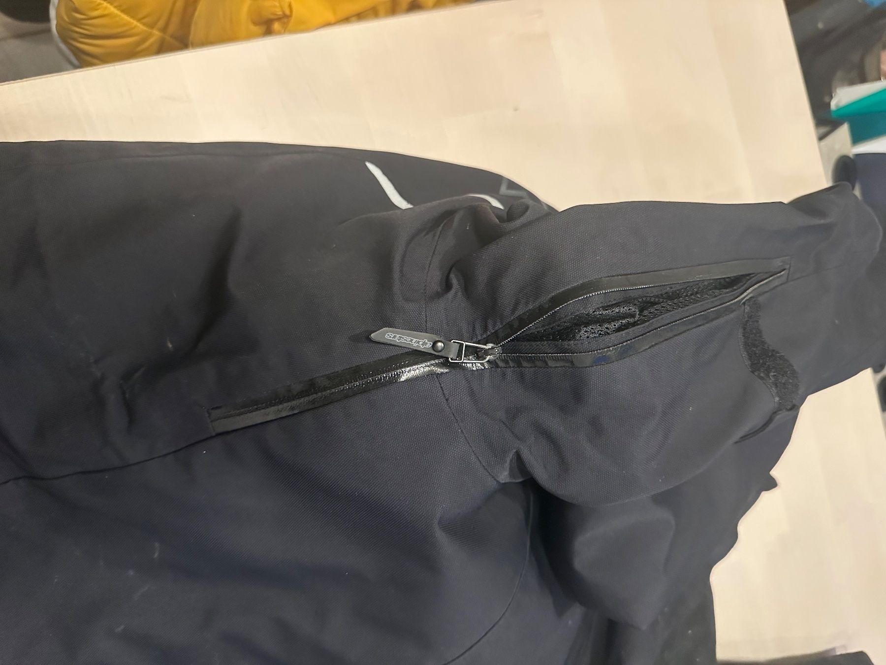 Giacche: Motorrad Jacke – Usato da Basel venduto da rea_y662 9
