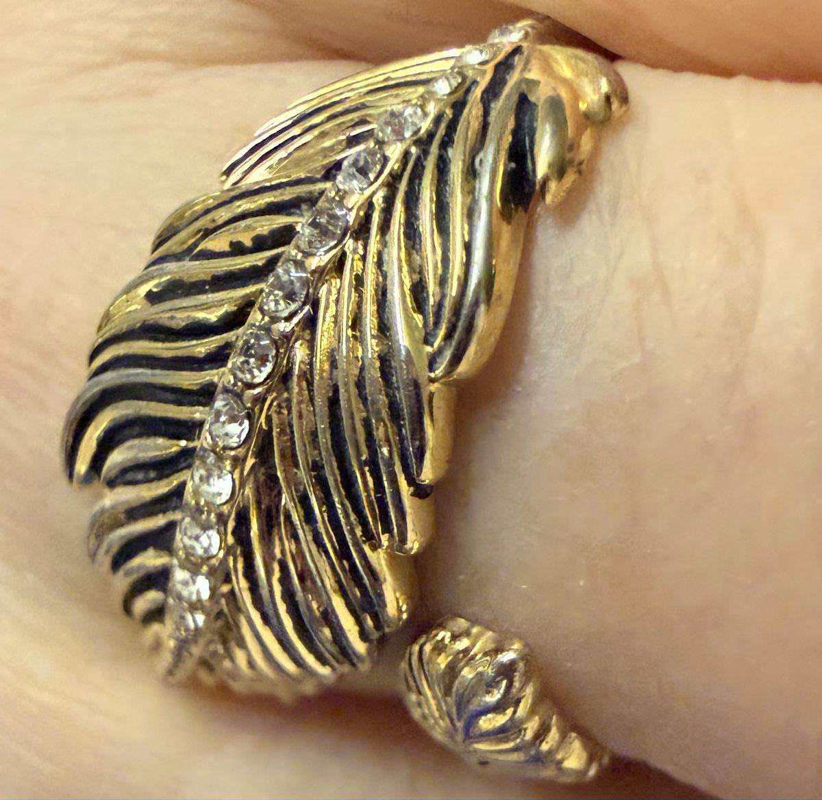 Anelli: Feder Ring, Gr. 18, goldfarben mit Strass - Modeschmuck, Top – Nuovo (secondo la descrizione) da Lyss venduto da Sibella56 1