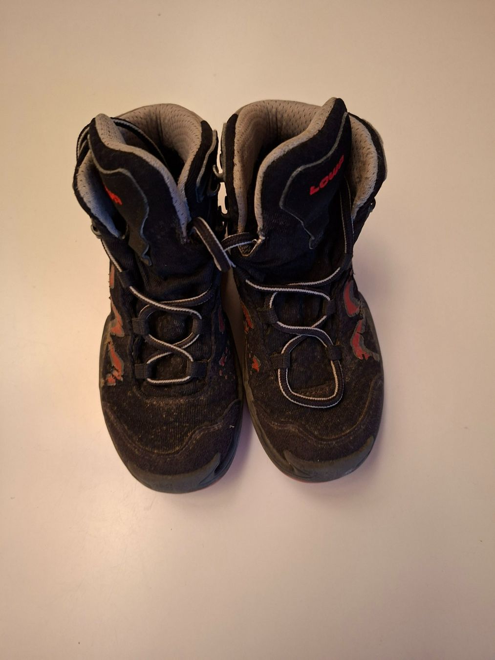 Lowa Scarpe da uomo: Wanderschuhe Lowa – Usato da Lohn SH venduto da Zwierbel