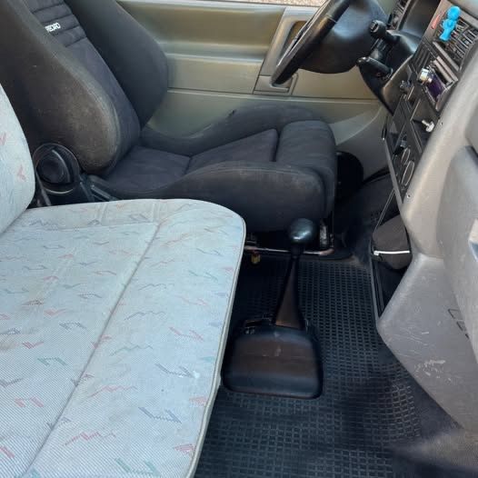 VW Veicoli da campeggio: 2002 Volkswagen Transporter Campervan – Usato da Embrach venduto da shalleyr 3