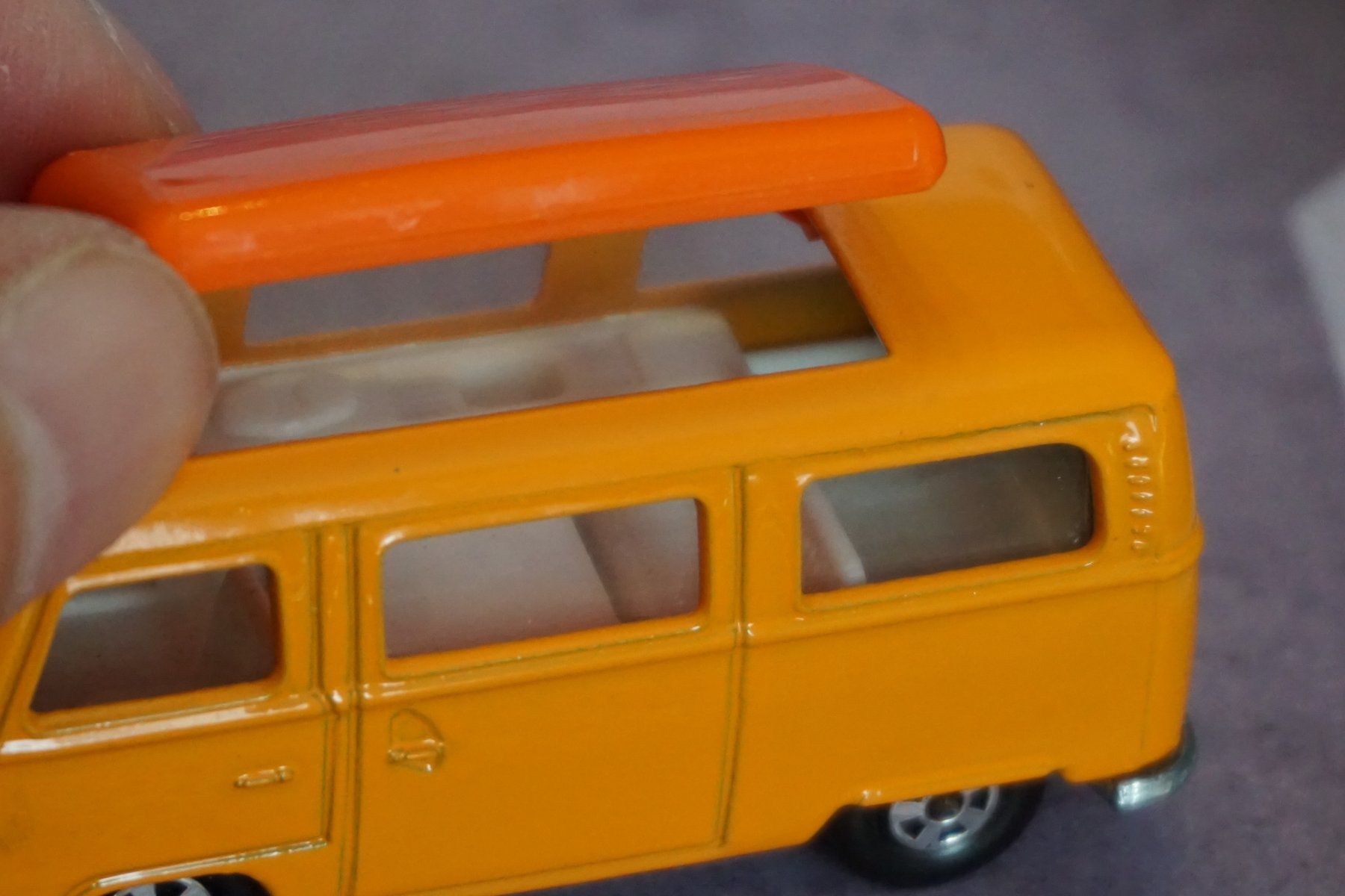 Matchbox Modellautos: Matchbox VW Bus T2 Champer COOL ALT !!!!!!!!!!!!!!!!!!! – Gebraucht aus Reiden von Doppeldecker69 4