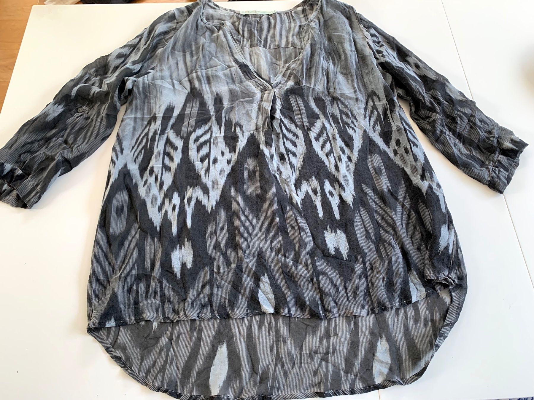 Nile Tuniken: NILE Atelier exclusive Tunika Grüsse M – Neu (gemäss Beschreibung) aus Meiringen von luanik