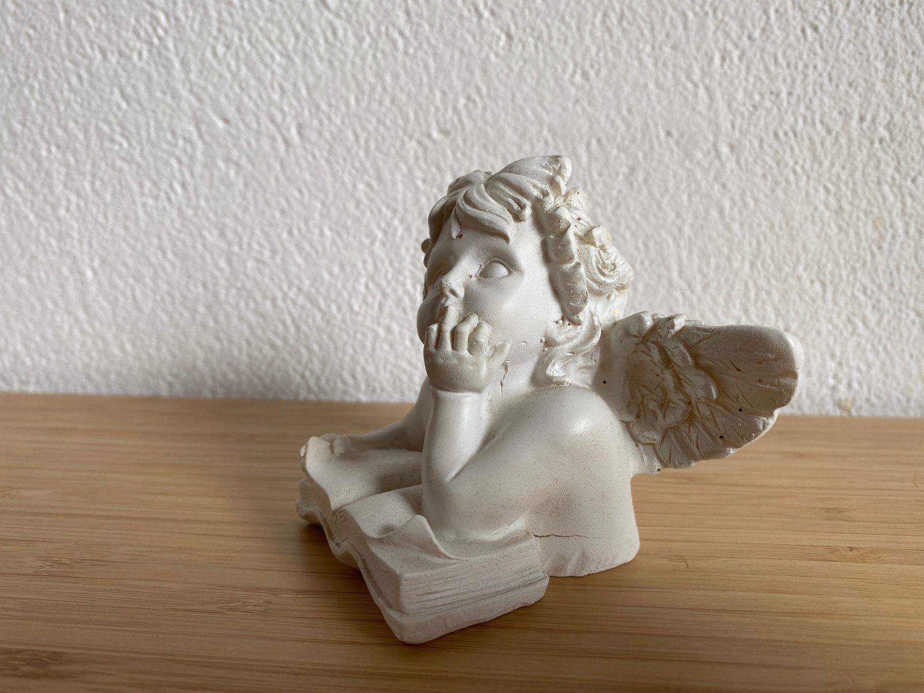 Statuette: Engel lesend – Usato da Zürich venduto da Wim-Broccoli 2