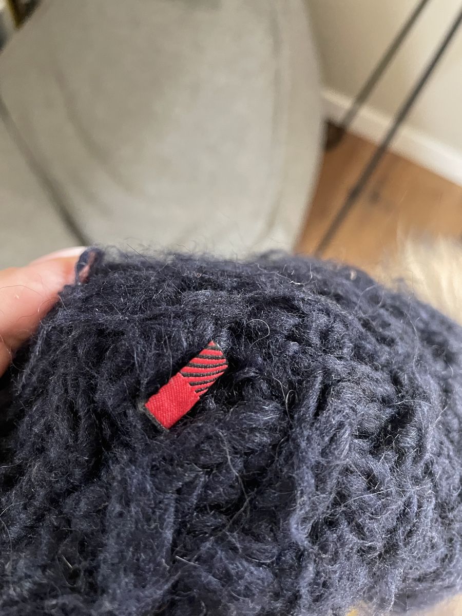 Copricapi, berretti & cappellini: Woolrich Winter Hat with Fur Pom-pom - Size Medium – Usato da Männedorf venduto da iza04 5