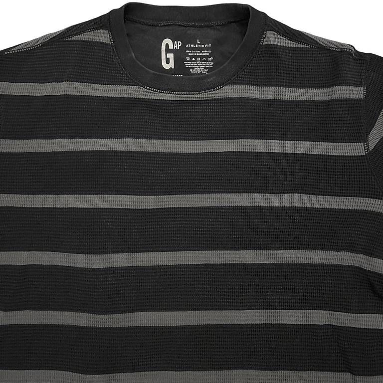Gap Pulls & Sweat-shirts: slightly cropped sweatshirt by Gap – D'occasion à Zürich par deflipper 1