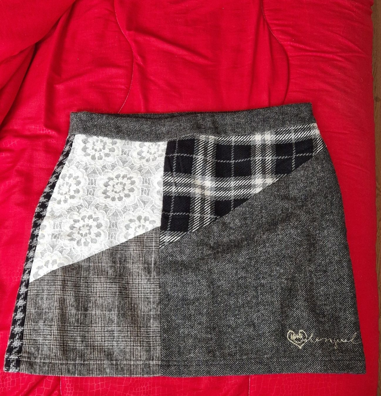 Desigual Gonne: Desigual Minirock Gr.42 Patchwork Herbst/Winter Trends – Nuovo (secondo la descrizione) da Gerlafingen venduto da mcc0102