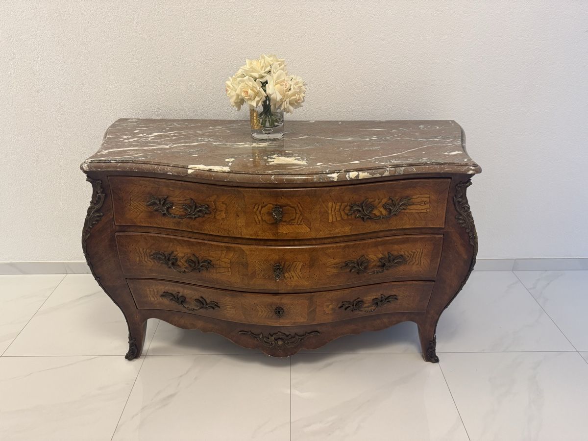 Kommoden: Ancienne commode  – Gebraucht aus St-léonard von LUXURYCOQUOZ