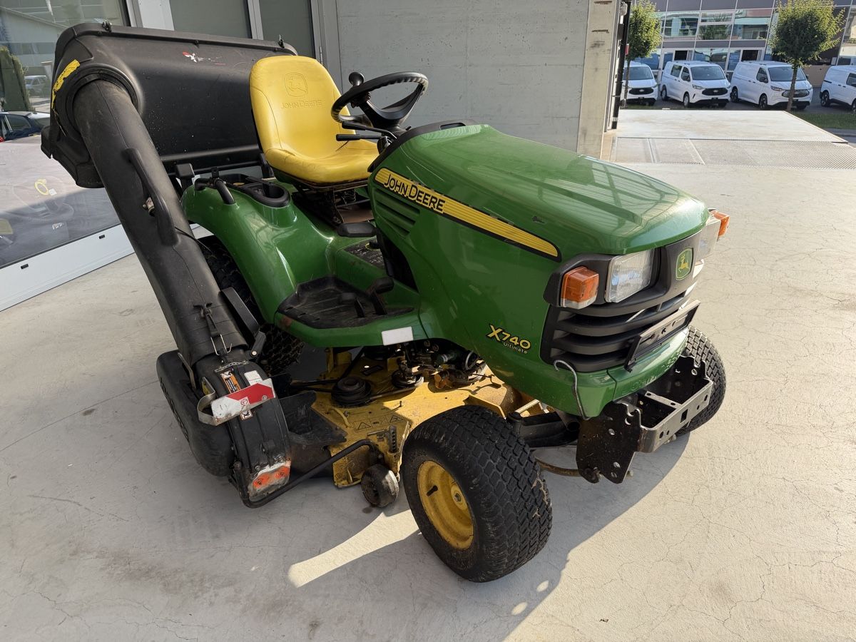 John Deere Tracteurs: Rasentraktor John Deere X740 – D'occasion à Kriens par Frenchi1
