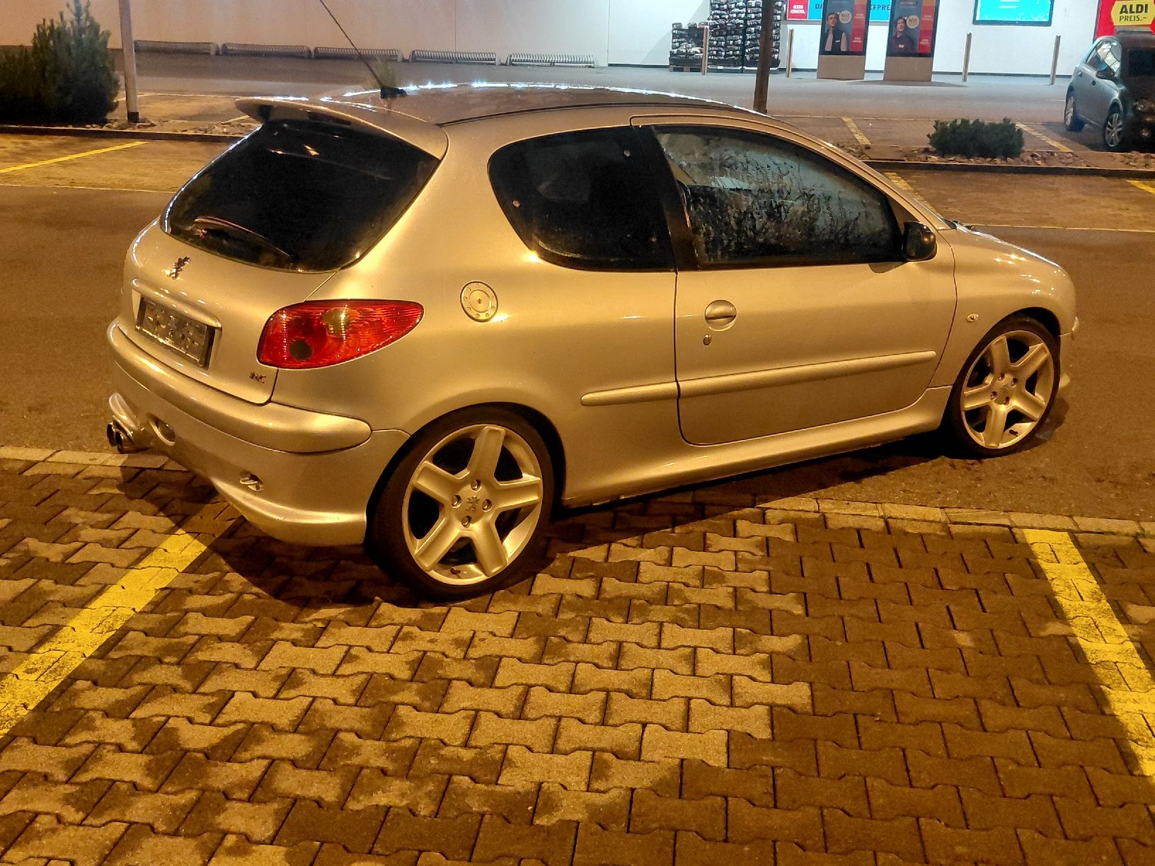 Peugeot Automobili: Peugeot 206 RC – Usato da Menziken venduto da Ziolkowski 5