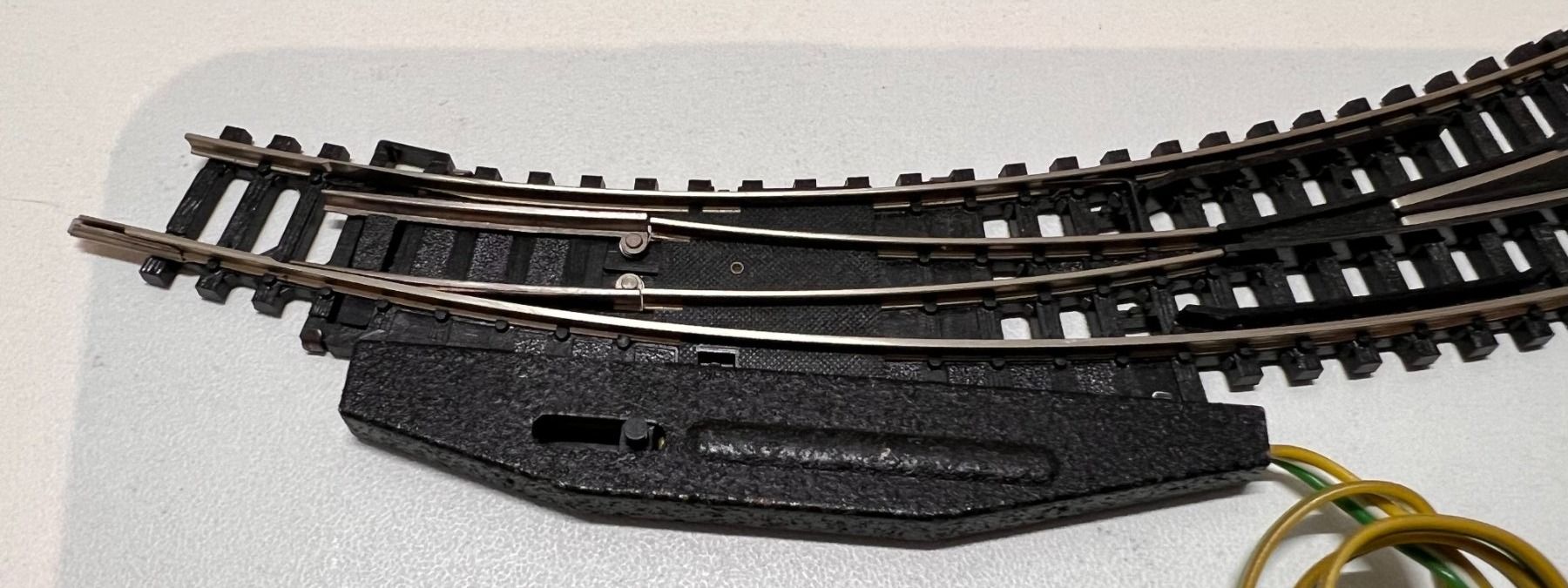 Trix Modellini di ferrovie: Minitrix 4966 , Bogenweiche Links mit Antrieb – Usato da Basel venduto da jonnyhaas 1