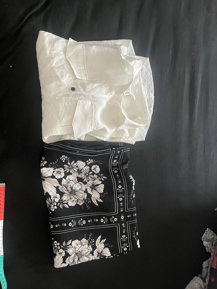 Kleiderpakete: Bluse und Hose Blumenmuster schwarz/weiss  – Neu (gemäss Beschreibung) aus Olten von sae_82z2 8
