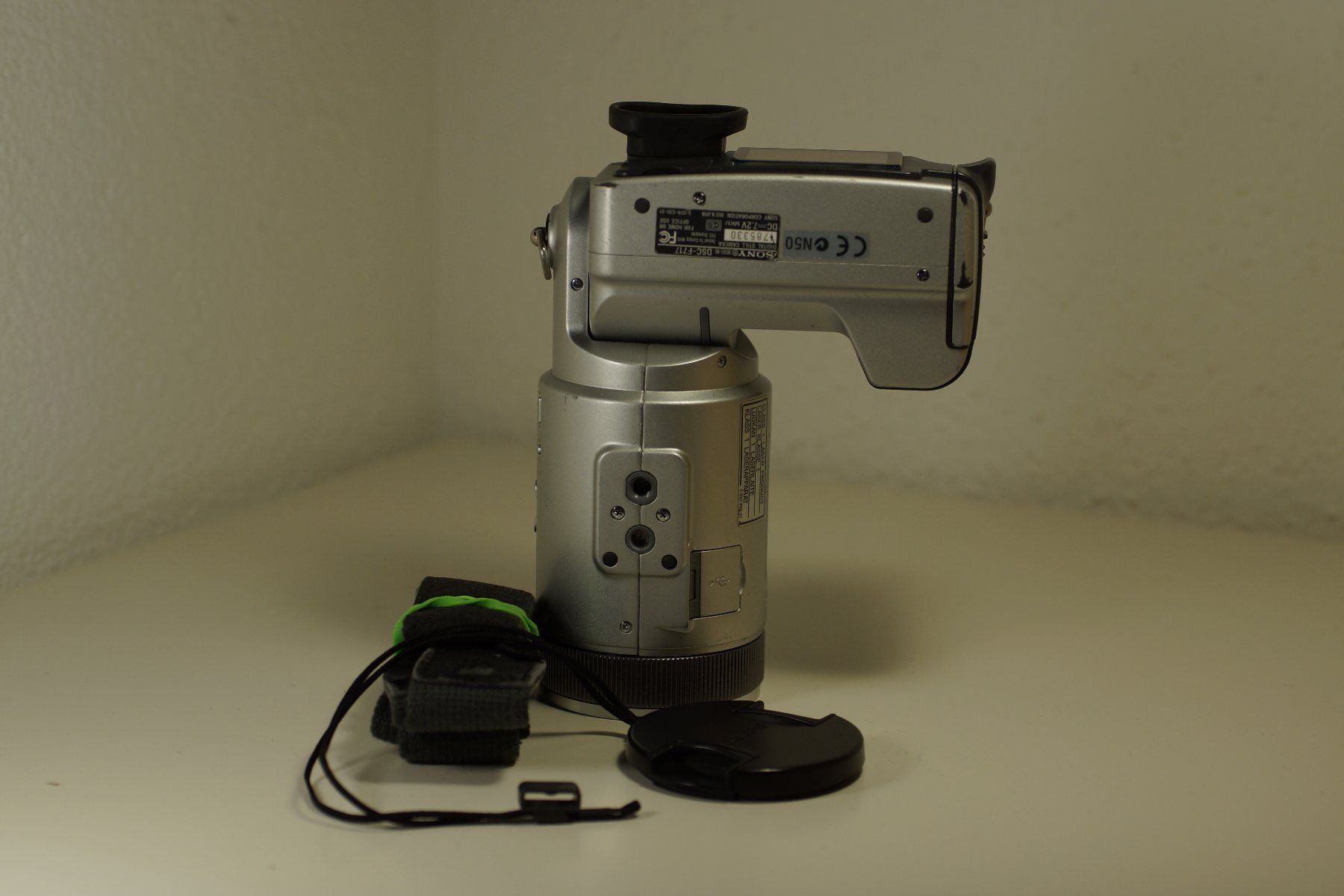 Sony Kamera: Sony DSC-F717 For Parts – Defekt aus Wetzikon ZH von ChrimsChrams 4