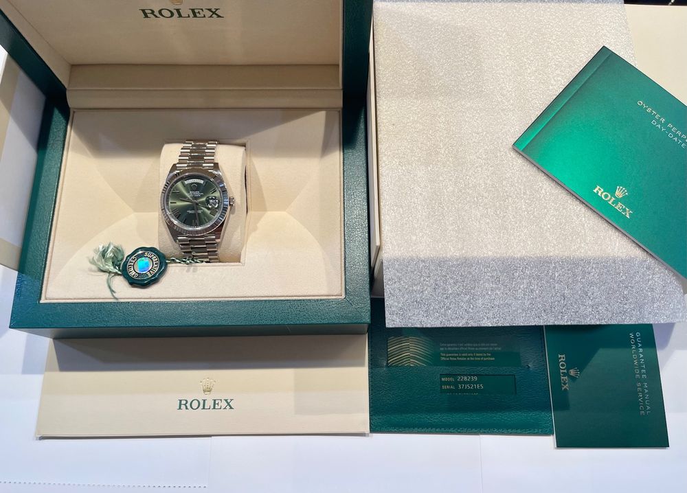 Rolex Orologi: Rolex Ref.228239 Daydate President Olive white gold 18ct B&P – Nuovo (secondo la descrizione) da Lugano venduto da Superstudiolugano 1