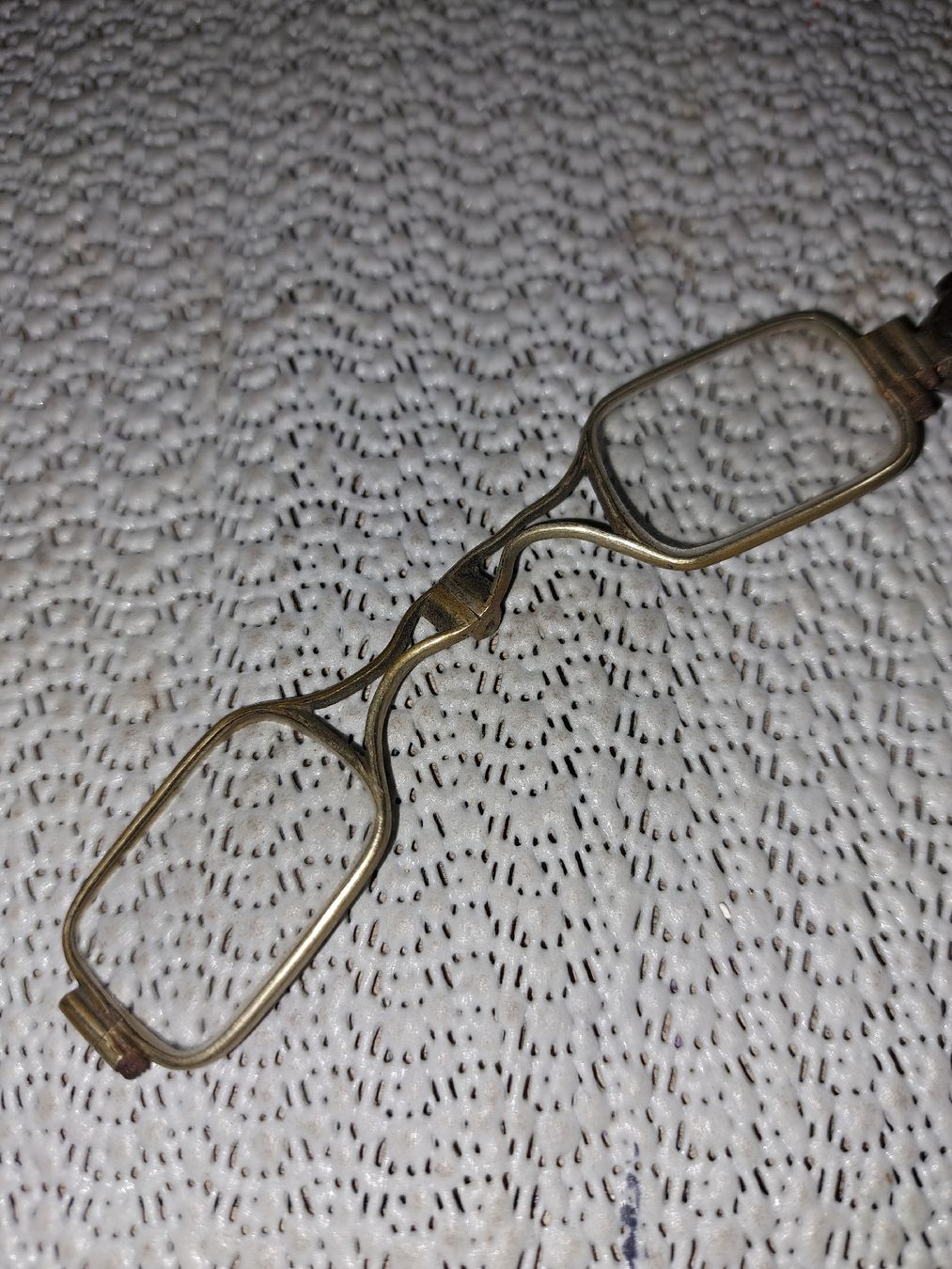 Occhiali & Lenti: Antike Brille mit Etui, aufklappbar – Usato da Kölliken venduto da Upcycling-by-Mc-TAM 1