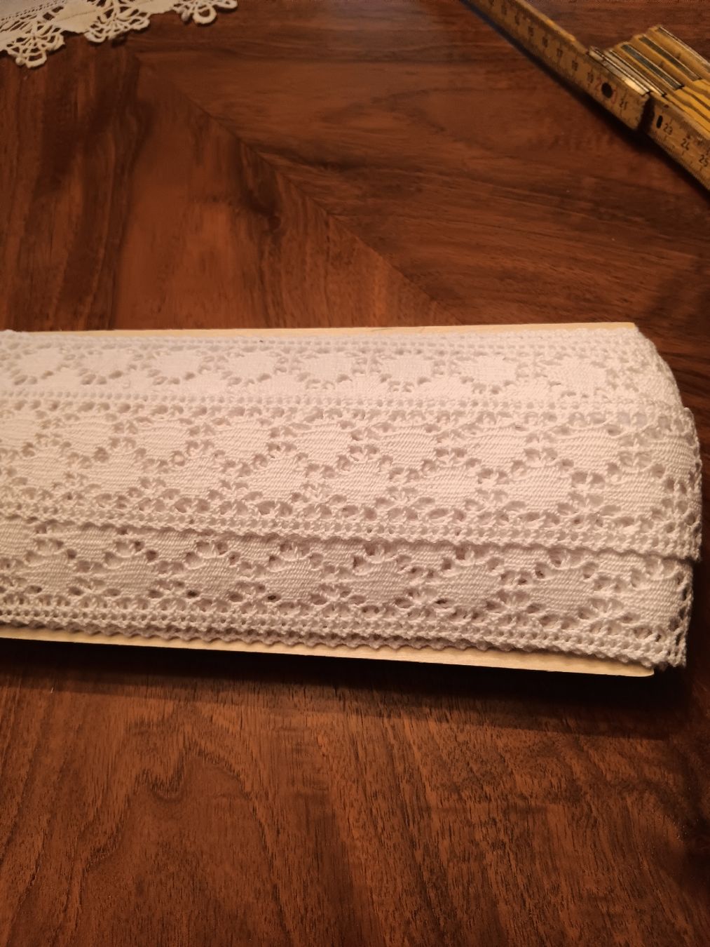 Biancheria da letto: Rolle von gehäckelten bordure – Usato da Ambrì venduto da Maerz87
