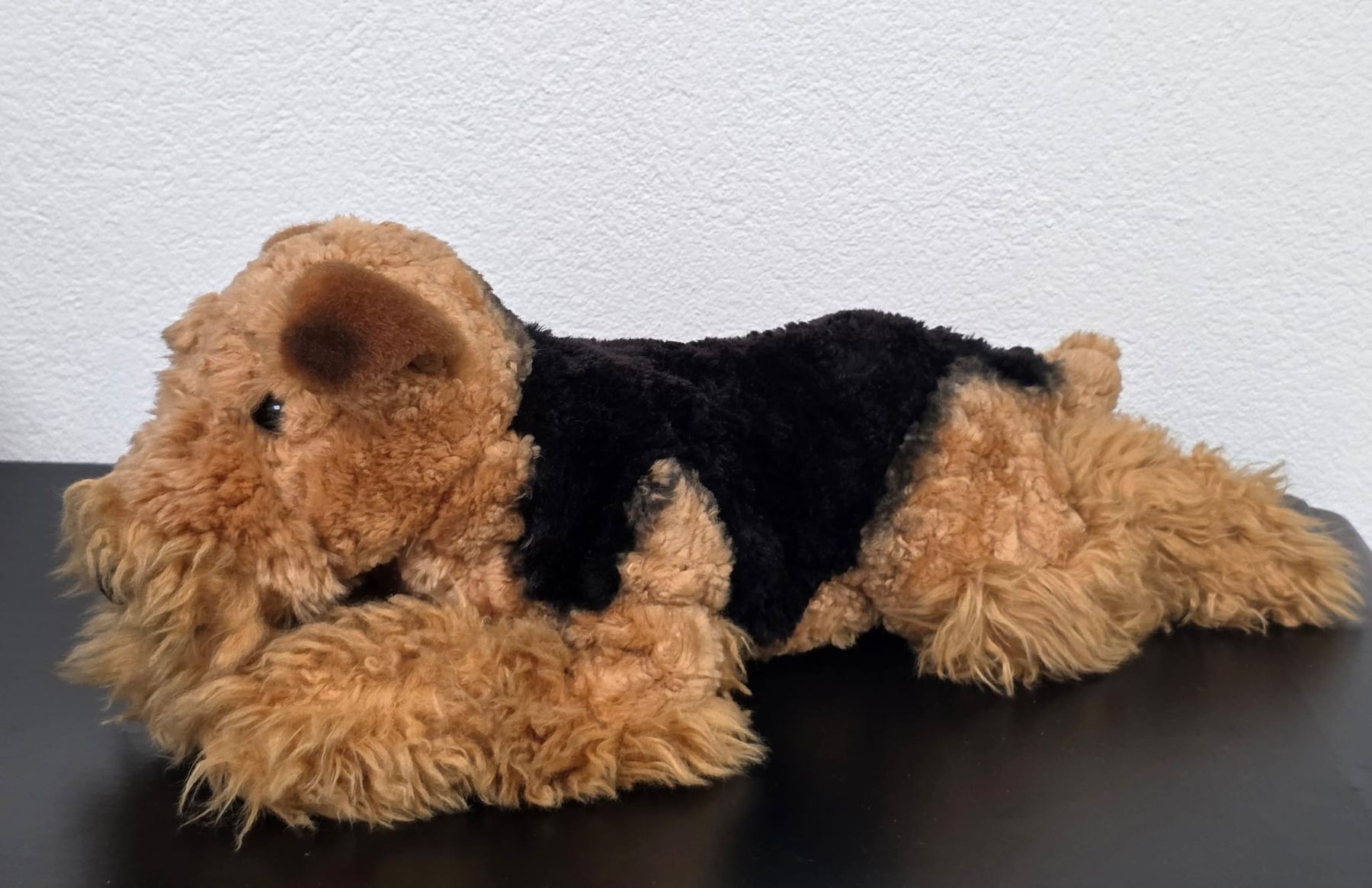Giocattoli: Plüschtier Airedale Terrier liegend – Usato da Rheinsulz venduto da Dred 3