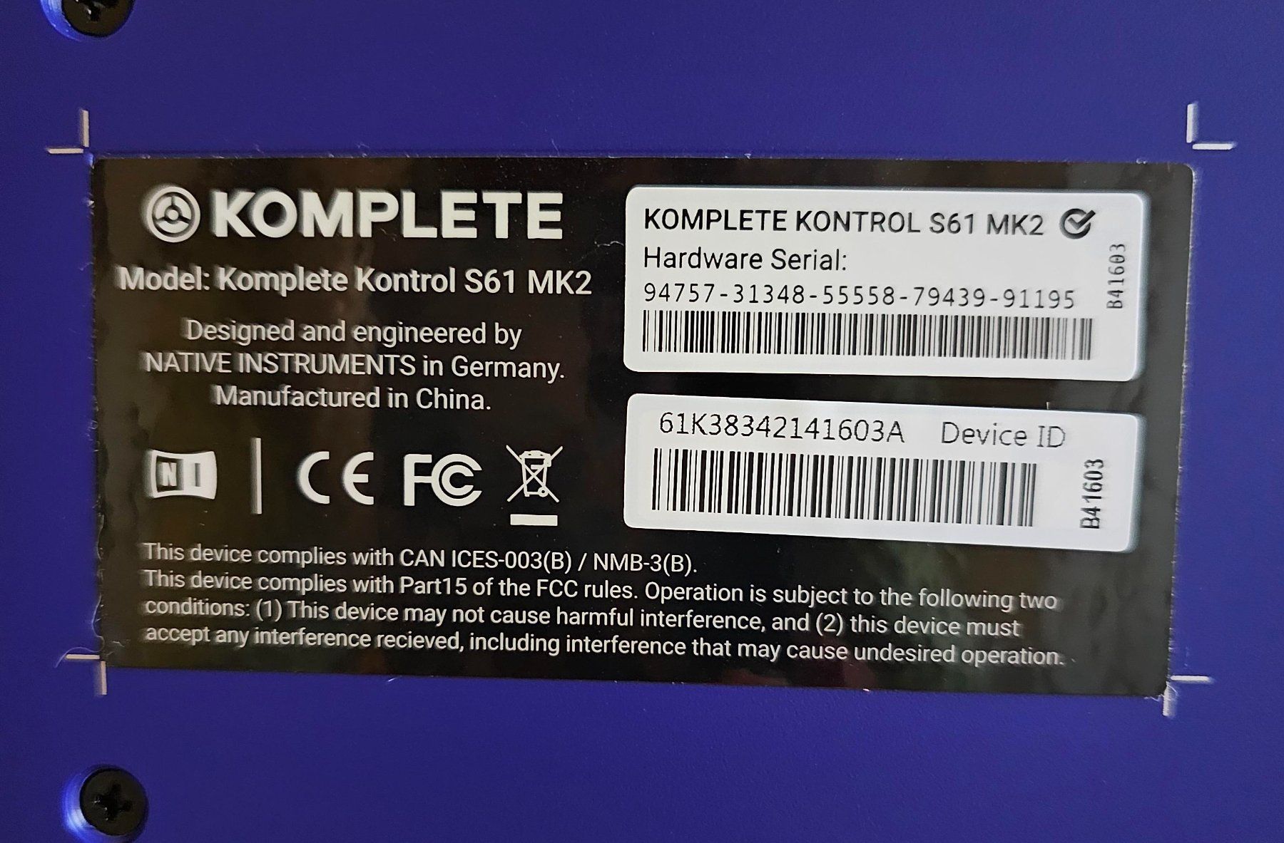 Native Instruments Musikinstrumente: Native Instruments Komplete Kontrol S61 Mk2 Limited Edition – Neu (gemäss Beschreibung) aus Münchenbuchsee von pisa87 5