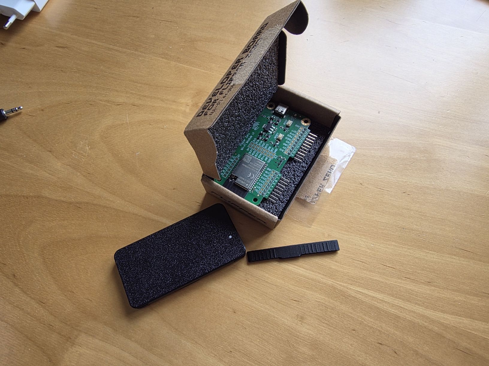 Componenti elettronici: Flipper Zero wifi devboard état neuf avec case de protection – Nuovo (secondo la descrizione) da Chambésy venduto da ber_7sf2 1