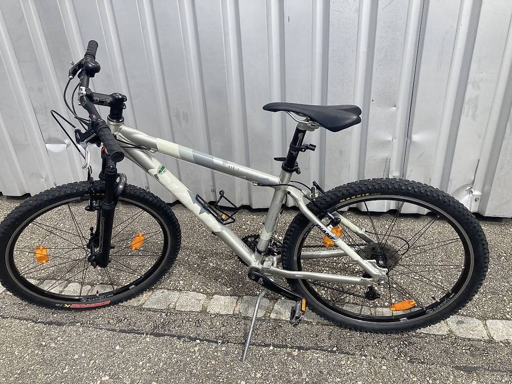 Vélos: Super Giant Bike total revidiert - top Zustand – D'occasion à Reiden par Halti