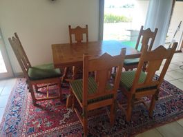 Schöner Esstisch Holz (Engadinerstyle, original)