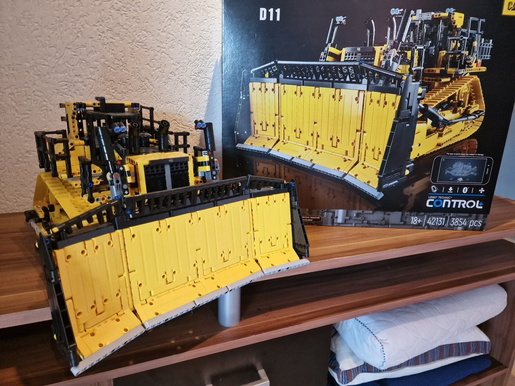 Lego Kit di costruzioni: Lego Technic Bulldozer CAT D11 – Usato da Rüegsauschachen venduto da Hbru 1
