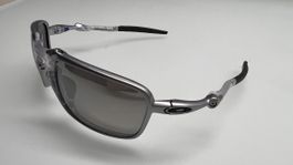 Sonnenbrille Oakley Badman Silber/Grau NEU