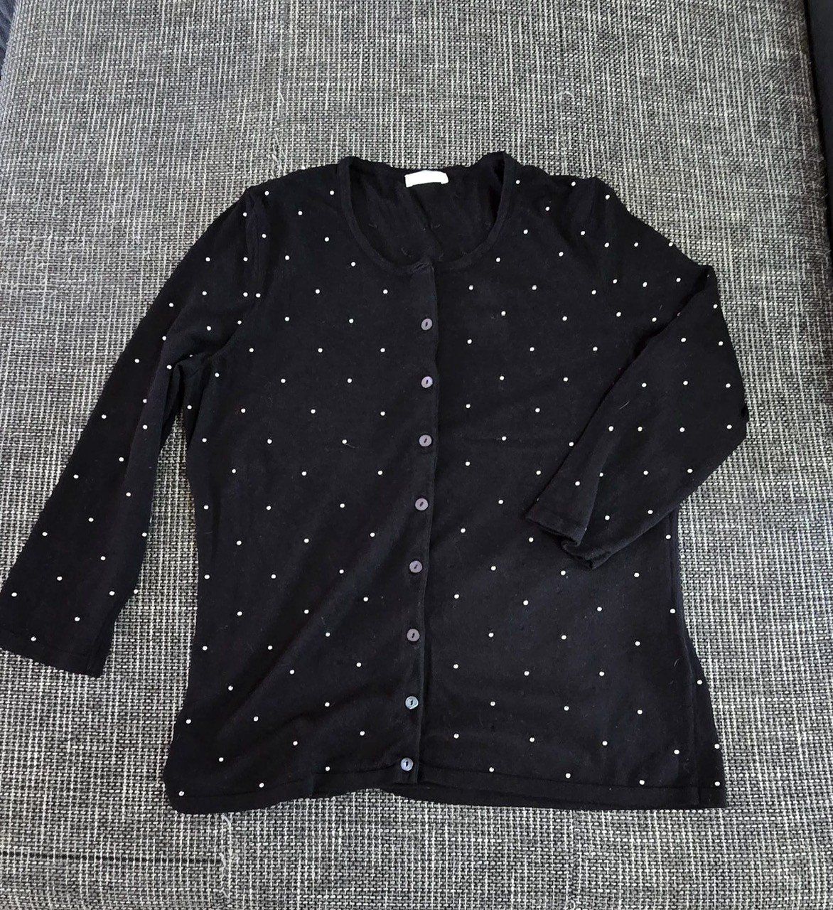 Maglioni & Felpe: Schwarze Pullover, Gr. M, mit Punkten, Top Zustand! – Usato da Möhlin venduto da bea_gb97