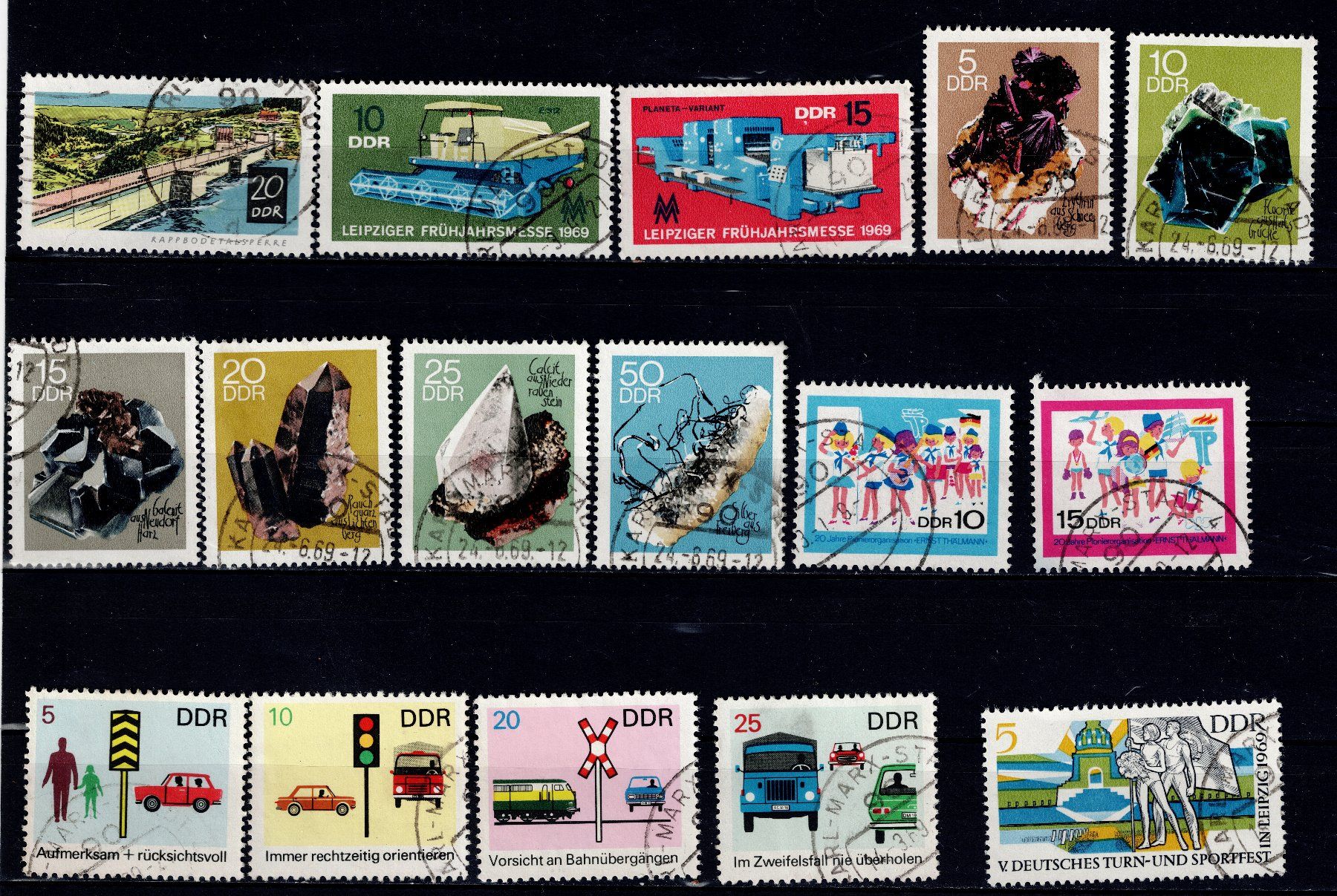 Tutti i francobolli: Briefmarken 38x DDR 11 – Usato da Tenniken venduto da mik_6mxg 1