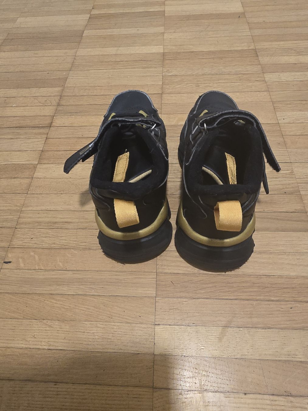 Scarpe per ragazzi: Schuh größe 22 – Usato da Oftringen venduto da sweden03 2