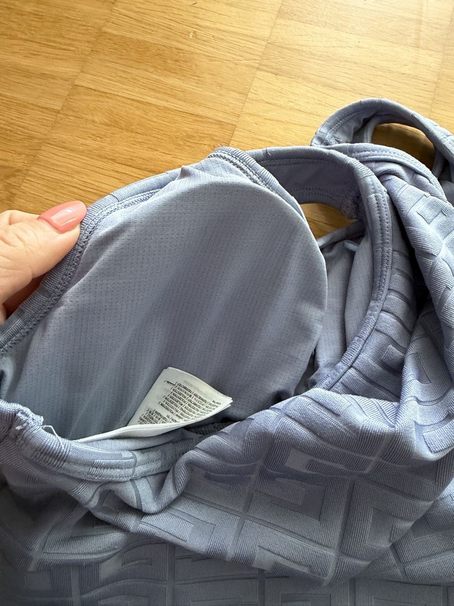 Guess Lotti di vestiti: Guess Sport BH & Leggings – Usato da Jona venduto da Good_luck_ 9