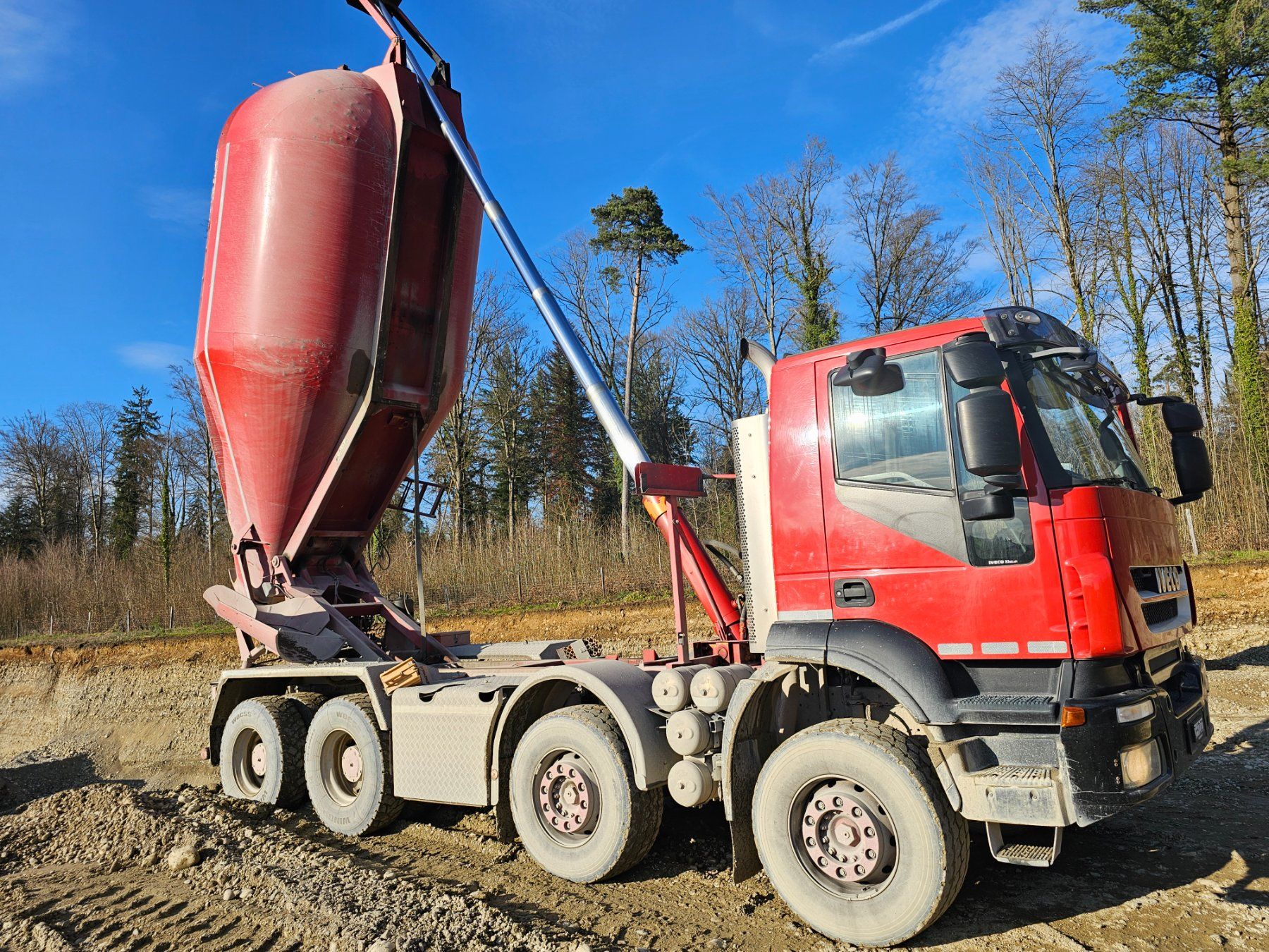 Iveco Camions: Iveco trakker Silo 12m3 340t45 ab MFK – D'occasion à Niederlenz par Kwent 2