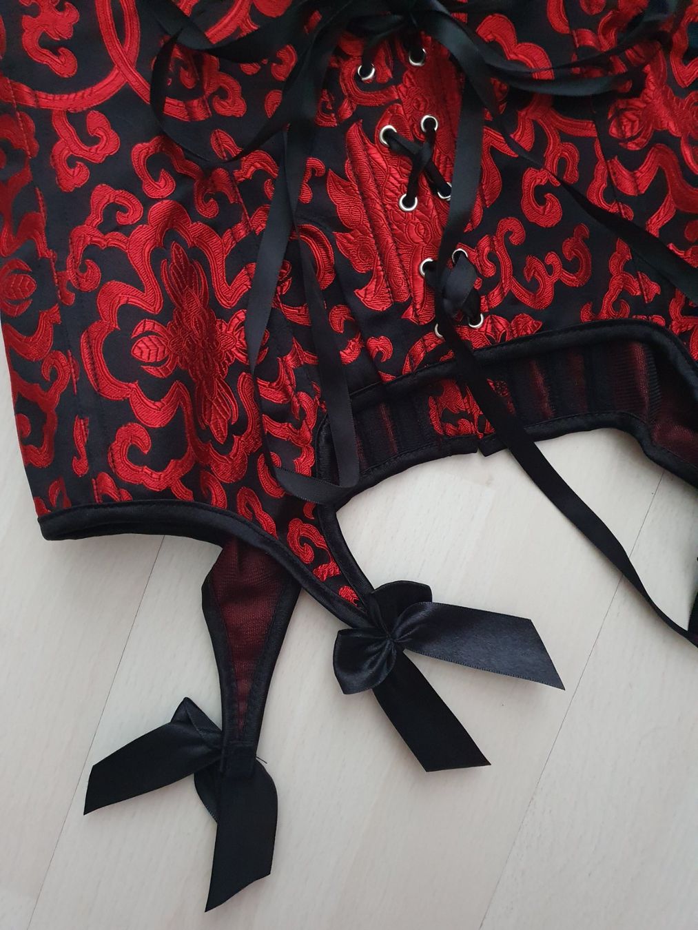 Autres dessous: Rot/schwarz Gothic Corsage Gr S/M – D'occasion à Münsingen par BlackTears-3 3