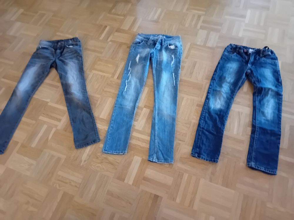 3 Jeans Gr.152 (Gebraucht) in Uhwiesen für CHF 8 – mit Lieferung auf ...
