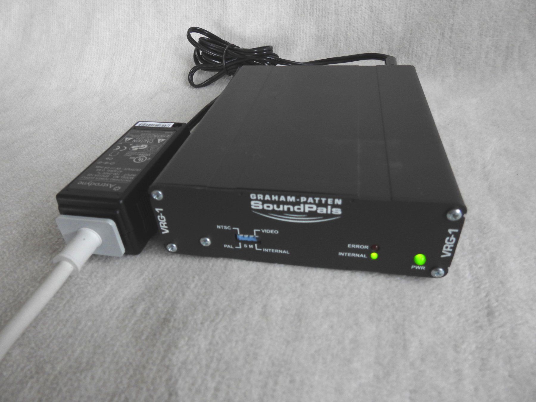 Videocamere: GrahamPatten VRG-1 Video Referenced AES/Word Clock Generator – Usato da Zürich venduto da Malco0 2