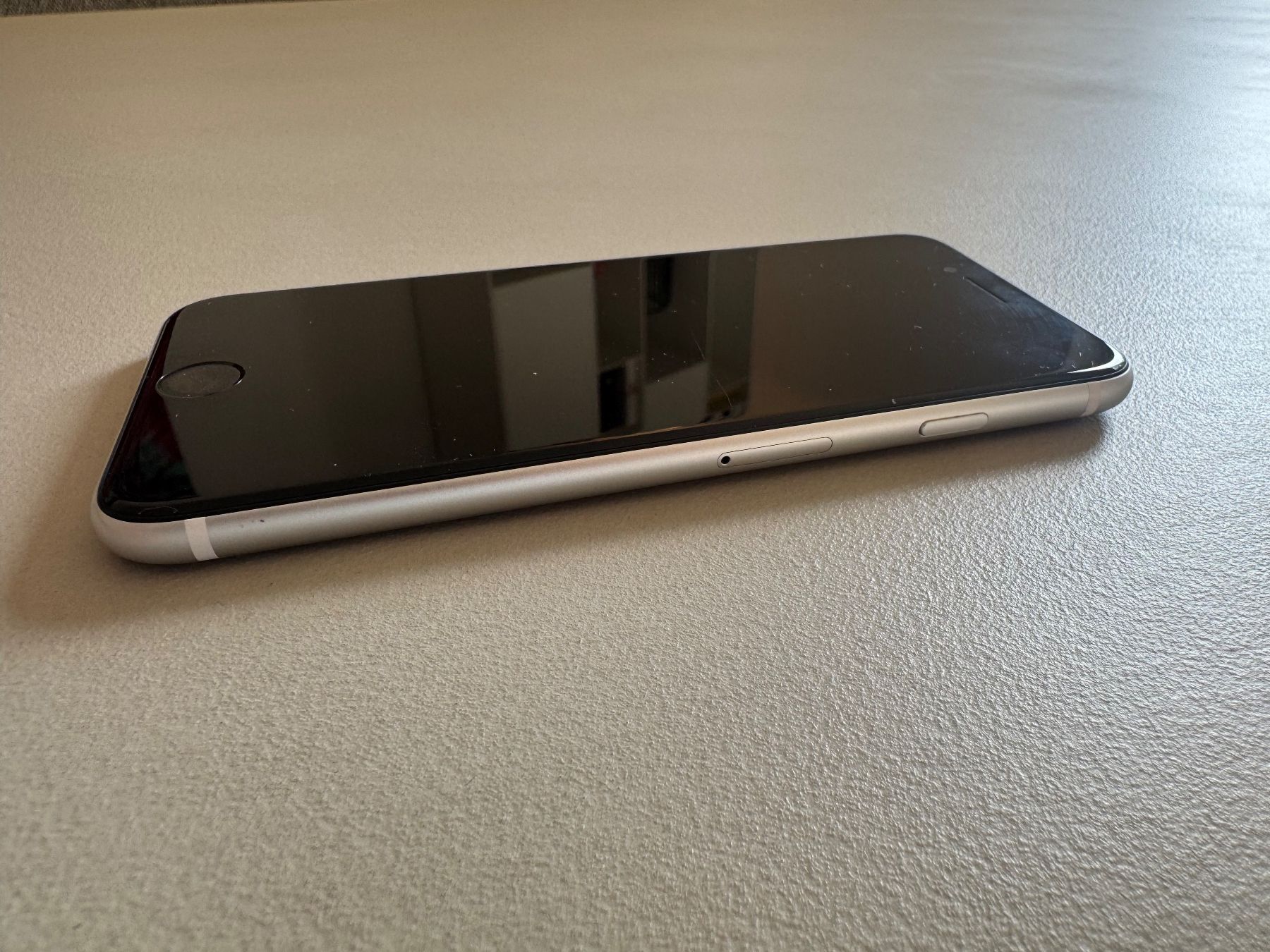 Apple Handys / Smartphones: iPhone SE | weiss | 128GB – Gebraucht aus Zürich von iampascalp 3
