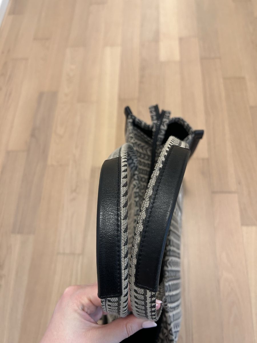 Marc Jacobs Sacs femmes: Marc Jacobs Monogram Tote Bag – D'occasion à Beromünster par plantie 4