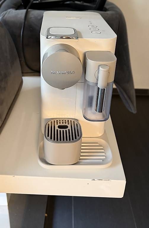 Machines à café & Machines à expresso: kaffeemaschine Nespresso – D'occasion à St. Gallen par Miguel_GTI