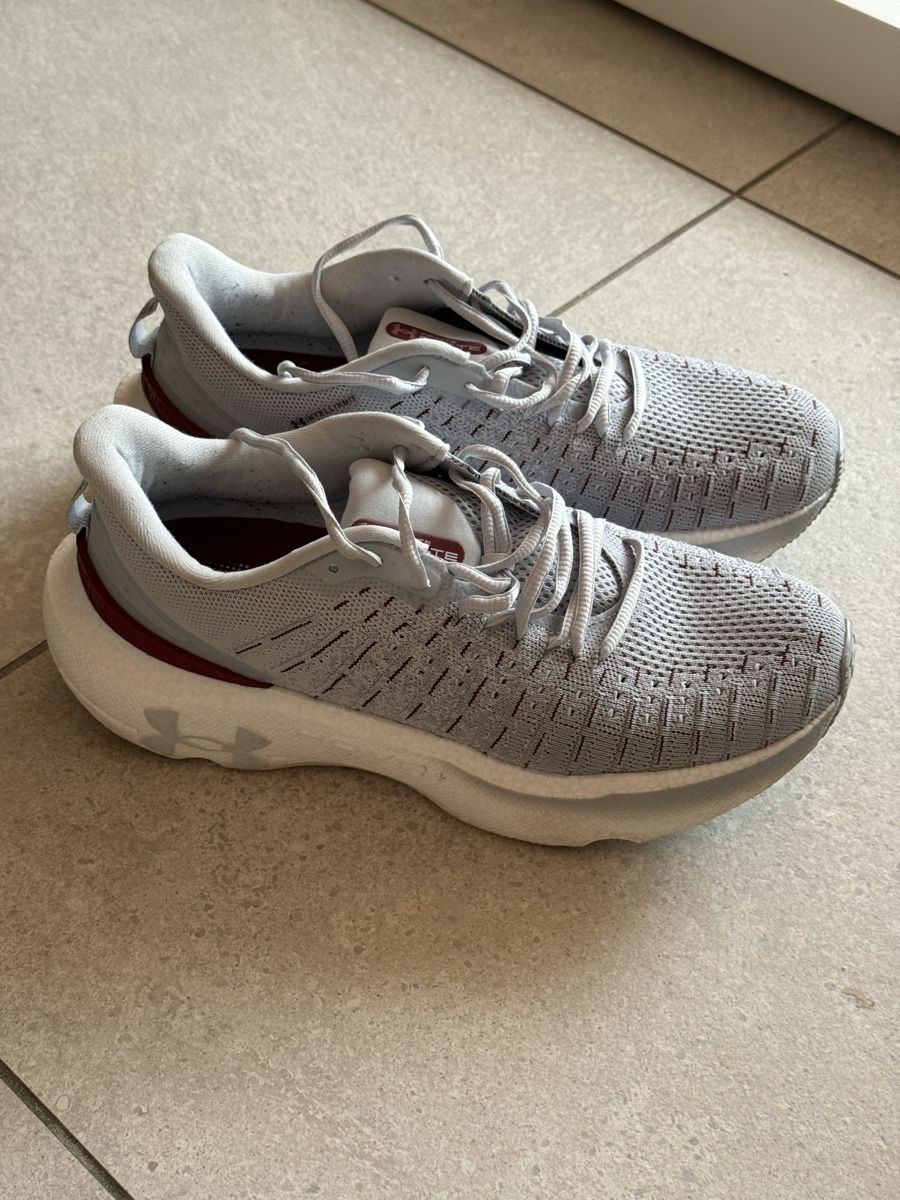 Scarpe da uomo: Under Armour Infiniti  Grösse Nr. 44 – Usato da Dübendorf venduto da diamondmanager