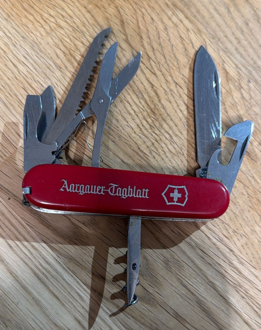 Victorinox Coltelli tascabile: VICTORINOX SACKMESSER AARGAUER-TAGBLATT – Usato da Zürich venduto da Frei-Occasionen 4