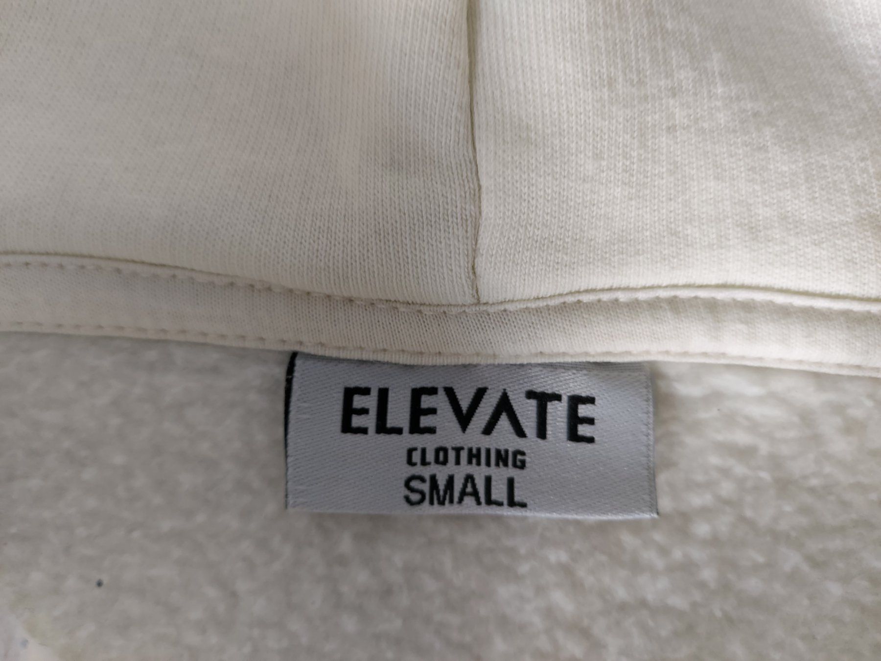 Maglioni & Felpe: Elevate Zipper Grösse S, wie neu! – Usato da Bremgarten AG venduto da Kerikeri1 2