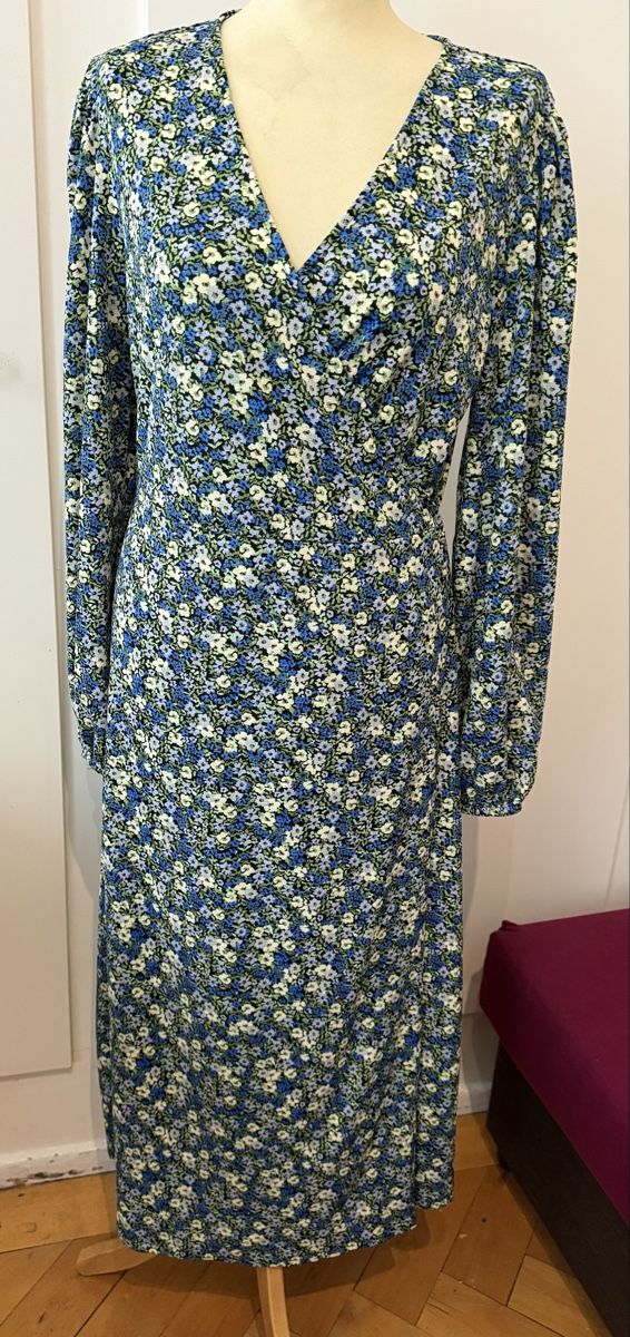 Mango Robes: Robe portefeuille mango – Neuf (Voir description) à Le Locle par tchanatakoua