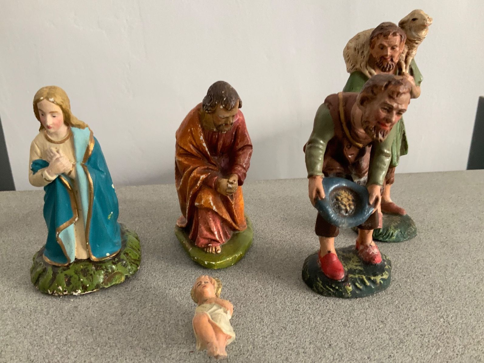 Figuren: 5 Krippenfiguren – Gebraucht aus Wil SG von Strila