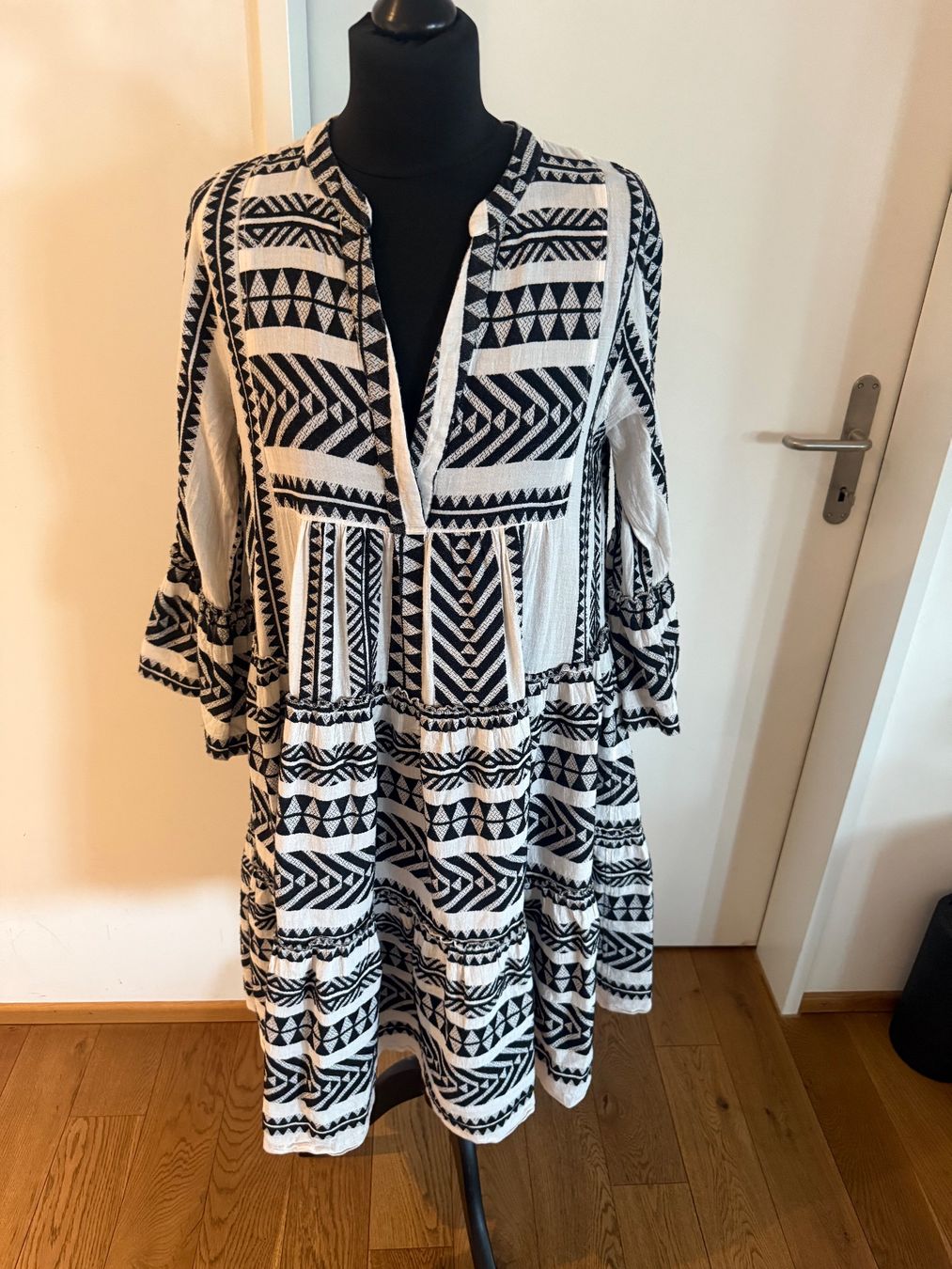 Vestiti: Orig. Dévotion Kleid schwarz weiss S/M – Usato da Wallisellen venduto da Aboutfashion