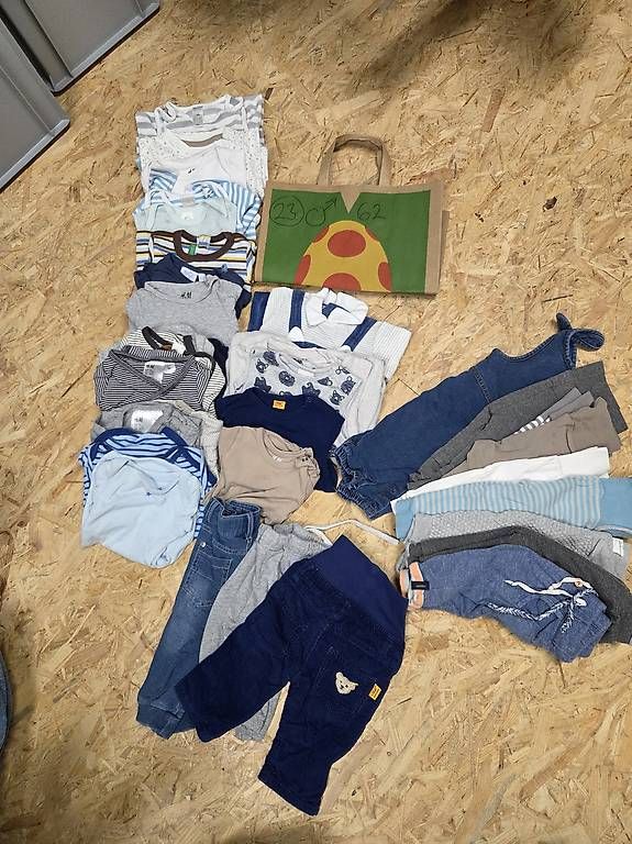 Lotti & Set di vestiti: Paket Nr23 Kinderkleider Grösse 62 – Usato da Russikon venduto da Geimi89