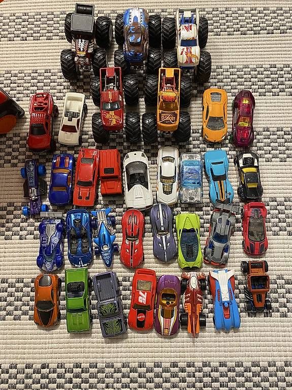 Spielzeuge: Hot Wheel Autos Monster Truck  – Gebraucht aus Effretikon von ivo_btd6