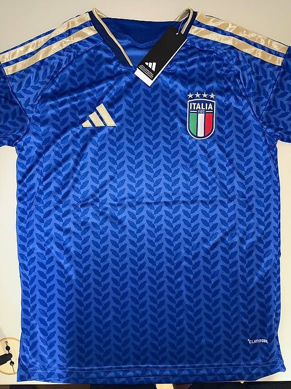 Adidas Canottiere & Pantaloni: Italien Trikot – Usato da Ittigen venduto da tij_dvs7