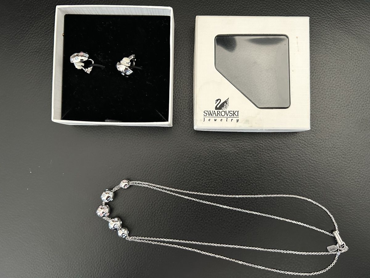 Colliers: Swarovski Halskette und Ohrringe – Neuf (Voir description) à Signau par atb_9d6k