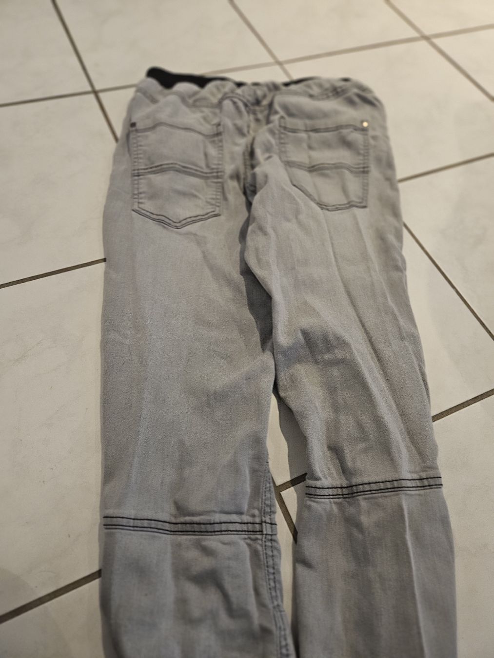 Arizona Jeans: Jeans von Arizona – Usato da Pfaffnau venduto da sim_6rqw 2