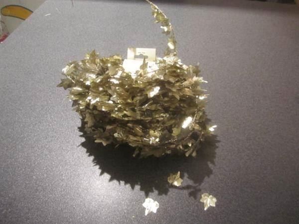 Toutes les décorations: Blätter-Girlande goldig – Neuf avec emballage d'origine à Zürich par Motzkuh