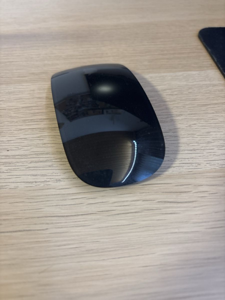 Apple Souris: Apple Magic Mouse 2 Schwarz guter Zustand – Neuf (Voir description) à Disentis/Mustér par mca_x5p8 1